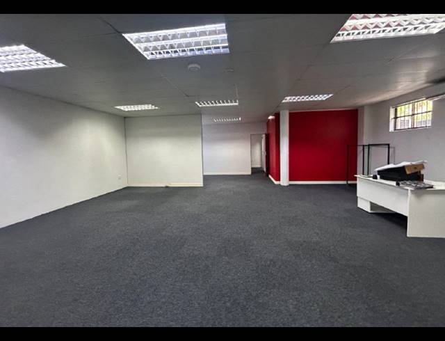 180M² OFFICE TO LET IN WESTVILLE